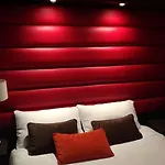 Hotel Crocus Memorial Caen