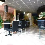 Crocus Memorial Hotel 2*