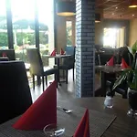Crocus Memorial Hotel