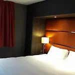 Crocus Memorial Hotel 2*