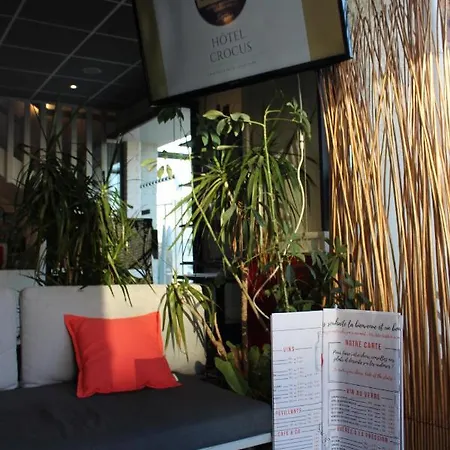 Hotel Crocus Mémorial 2*