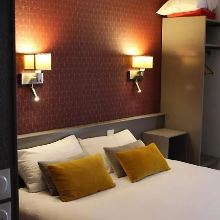 Crocus Memorial Hotel 2*