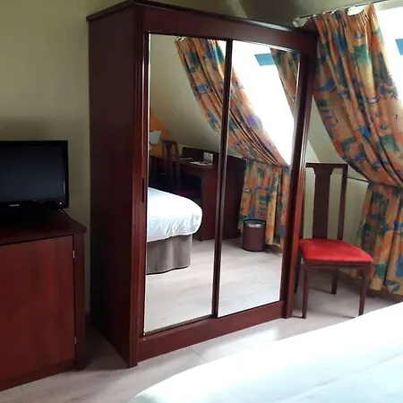 Hotel Crocus Memorial