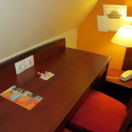 Crocus Memorial Hotel 2*