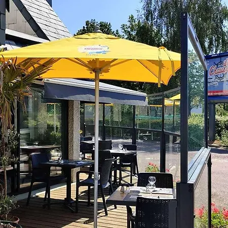 Crocus Mémorial Hotel