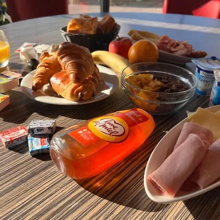 Hotel Crocus Memorial