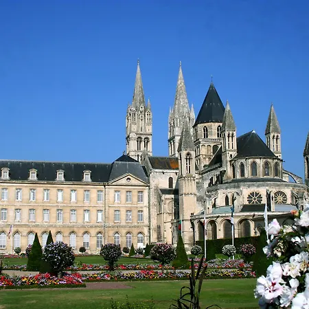 Hotel Crocus Mémorial 2*