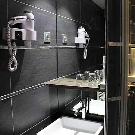 Crocus Memorial Hotel 2*