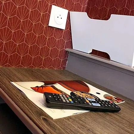 Hotel Crocus Memorial 2*