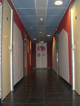 Crocus Mémorial Hotel 2*