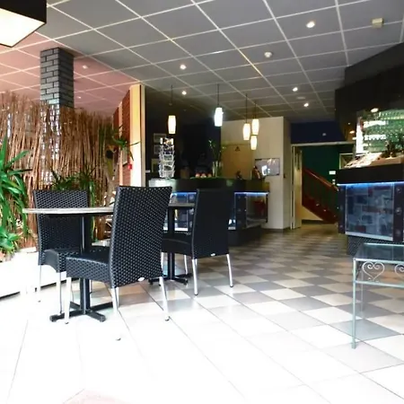 Crocus Memorial Hotel 2*