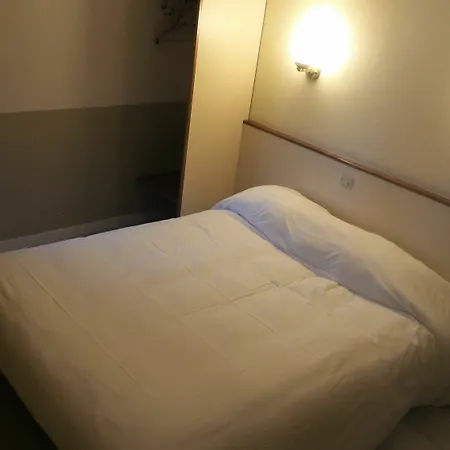 Hotel Crocus Memorial Caen