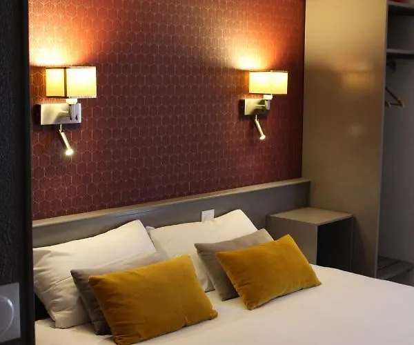 Crocus Memorial Hotel 2*