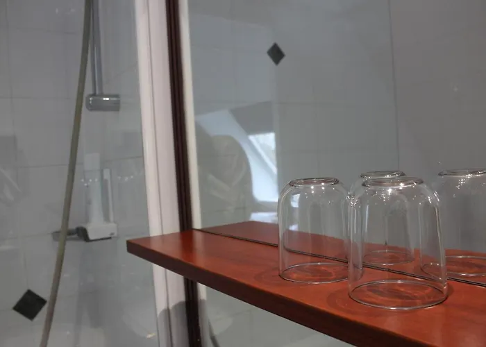 Hotel Crocus Memorial 2*