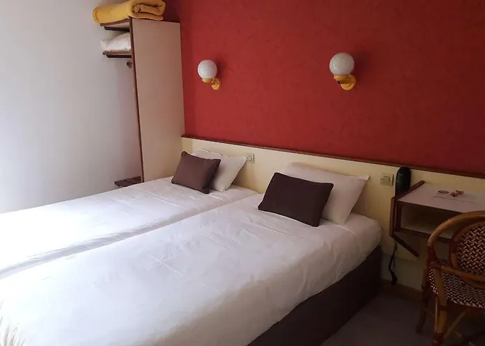 Crocus Memorial Hotel 2*