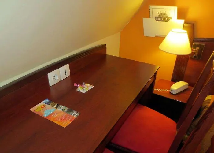 Crocus Memorial Hotel 2*