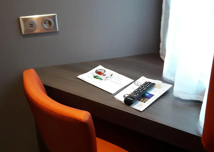 Crocus Memorial Hotel