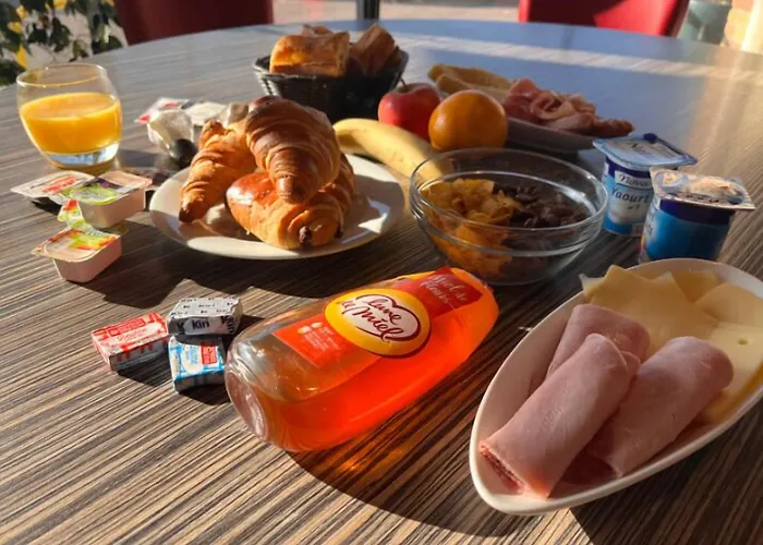 Hotel Crocus Memorial