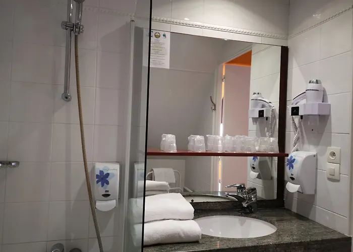 Hotel Crocus Memorial