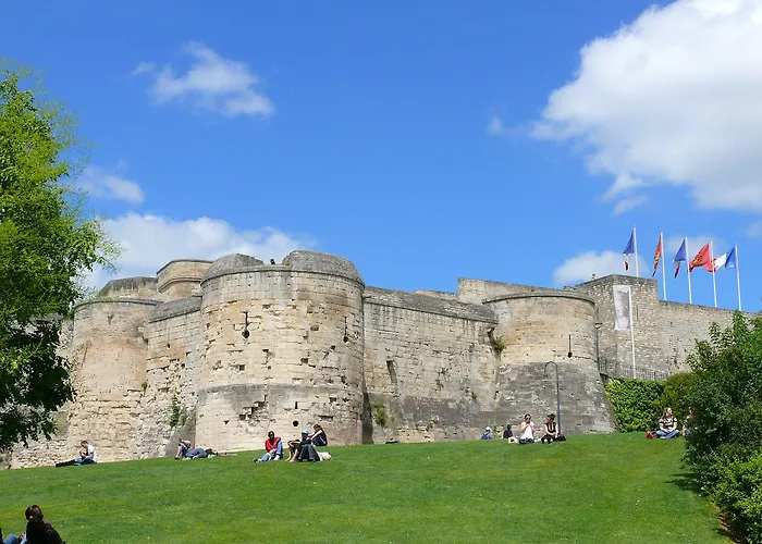 Crocus Memorial Hotel 2*