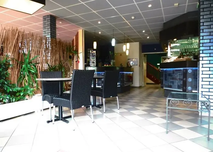 Crocus Memorial Hotel 2*