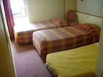 Crocus Memorial Hotel 2*